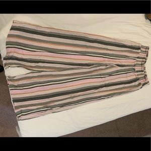 Wide legged flowy pants